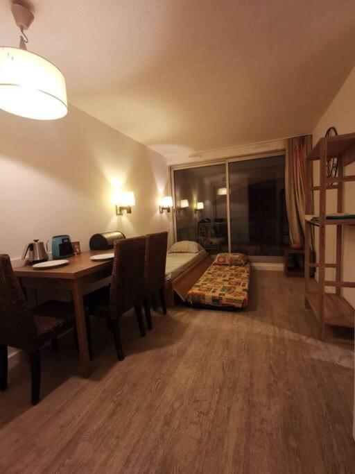 A&h Homes - - Near Train Station Appartement *