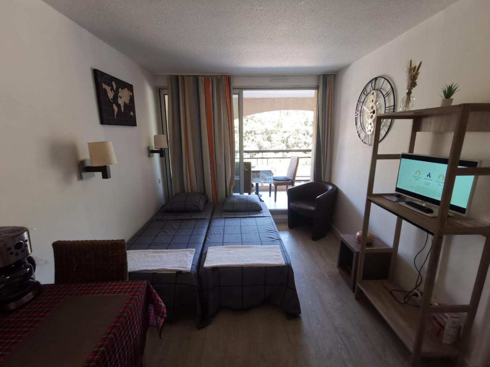 A&h Homes - - Near Train Station Appartement *