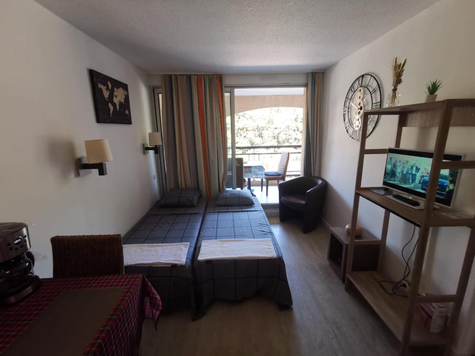 A&h Homes - - Near Train Station Appartement *
